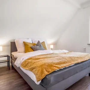 Moderne - Naehe Messe / Flughafen Apartment